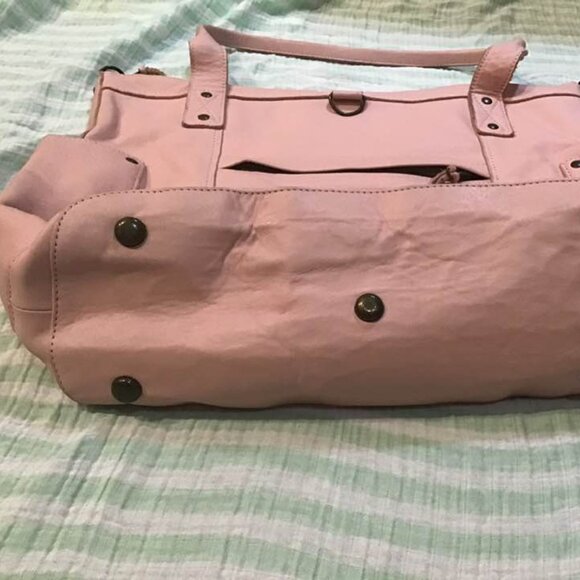 Nena & Co Teal & Primrose Womanhood TPB Full Size - Picture 5 of 7